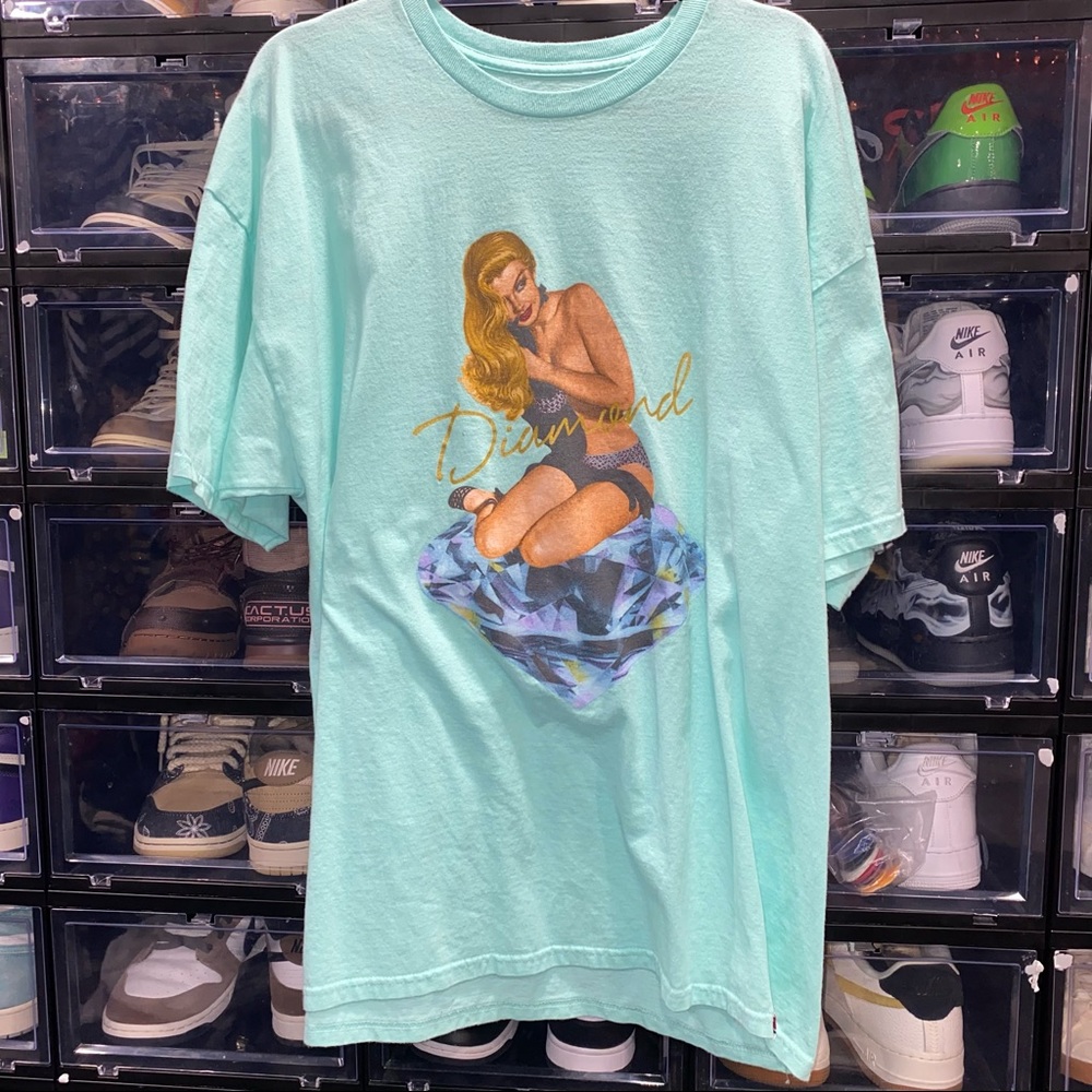 DIAMOND SUPPLY CO. • VINTAGE/CLASSIC TIFFANY’S PINUP GIRL • XXL • TIFFANY BLUE